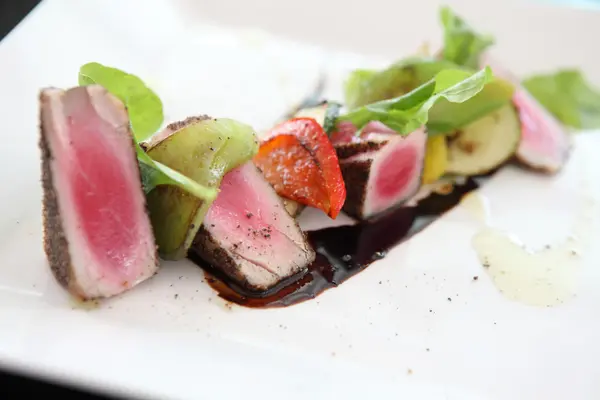 Filete de atún a la parrilla — Foto de Stock