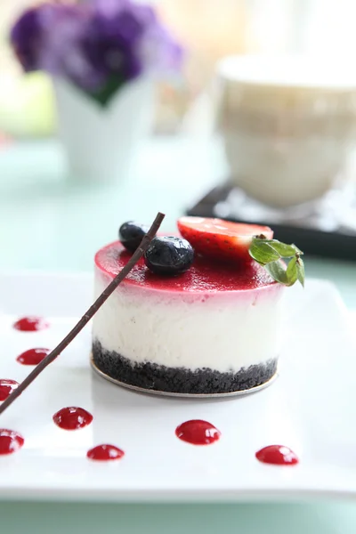 Strawberry mousse cake — Stock Photo, Image