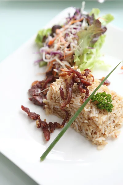 Gebratener Reis mit Schweinefleisch — Stockfoto