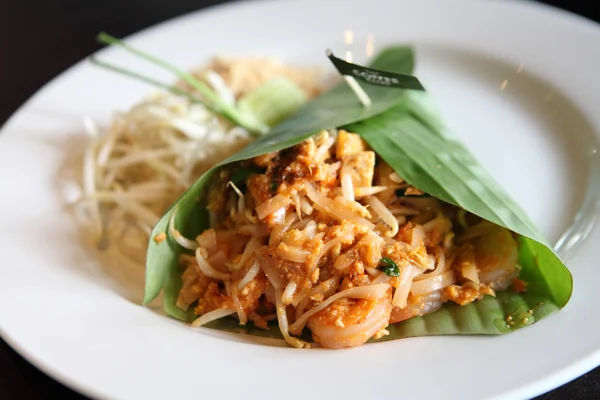 Thai Food Padthai gebratene Nudeln mit Garnelen — Stockfoto