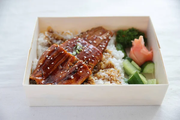 Japon Yılan Balığı Pirinçle Izgara Unagi Don Yanında — Stok fotoğraf
