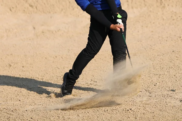 Jovem Jogador Golfe Masculino Campo Golfe Areia — Fotografia de Stock