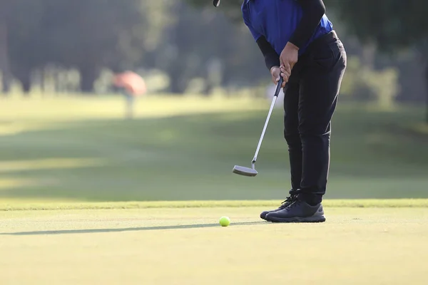 Jovem Jogador Golfe Masculino Campo Golfe — Fotografia de Stock