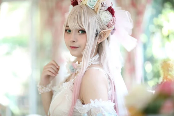 Красивая Молодая Женщина Белым Платьем Лолиты Цветами Сада Японской Моды — стоковое фото