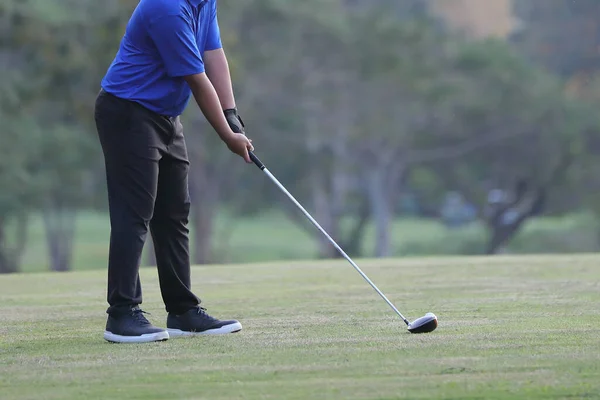 Jovem Jogador Golfe Masculino Campo Golfe — Fotografia de Stock