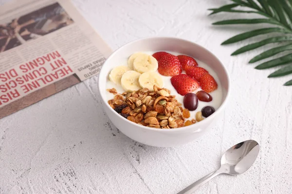 Bowl Granola Cereal Yogurt Berries Isolated White Background — Stock Photo, Image
