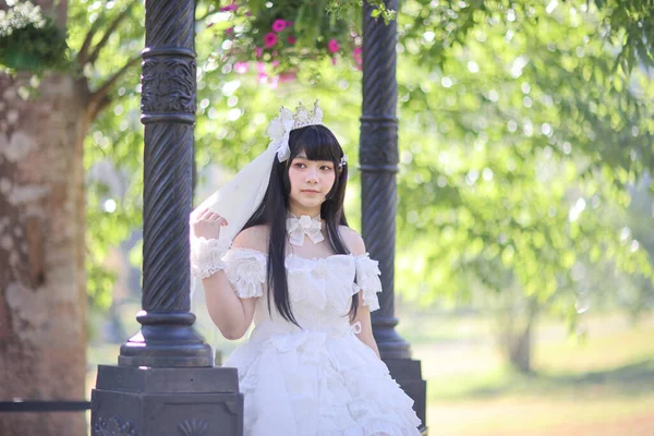 Красивая Молодая Женщина Белым Платьем Lolita Европейским Садом Японская Мода — стоковое фото