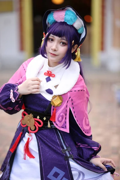 Πορτρέτο Της Μια Όμορφη Νεαρή Γυναίκα Παιχνίδι Cosplay Κινέζικο Φόρεμα — Φωτογραφία Αρχείου