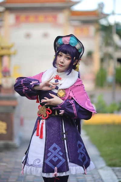 Портрет Красивої Молодої Жіночої Гри Cosplay Китайською Сукнею — стокове фото