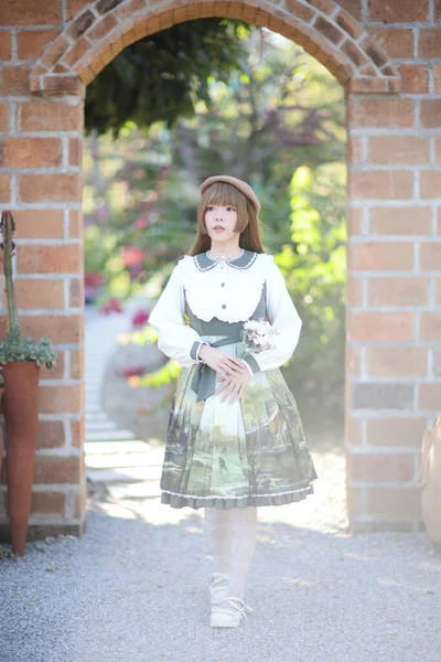 Une Belle Femme Robe Lolita Fond Jardin Portrait Mode Rue — Photo