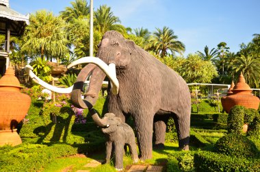 mamut heykeli