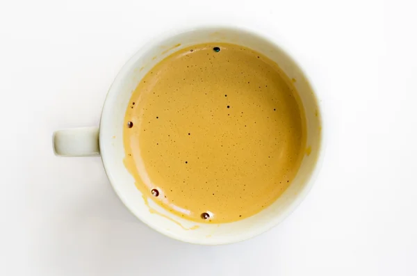 Primer plano de la taza de café sobre fondo blanco — Foto de Stock