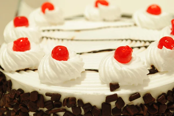 Cake with cherries — Stock Photo, Image