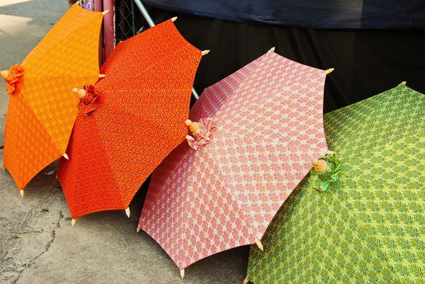 Parapluies thaïlandais colorés — Photo