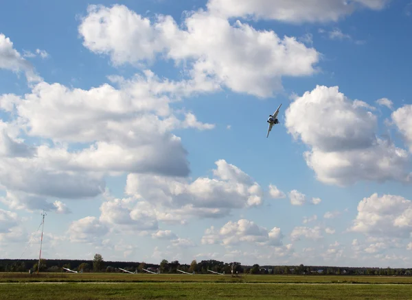 Vliegtuig in de lucht — Stockfoto