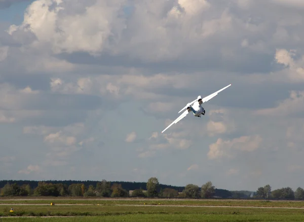 Plane takeoff — Stock Photo, Image