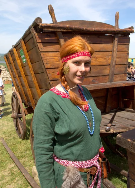 Middeleeuwse roodharige meisje — Stockfoto