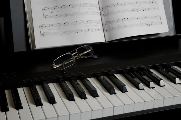 Фортепіано — стокове фото