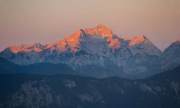 Sonnenaufgang Den Bergen — Stockfoto