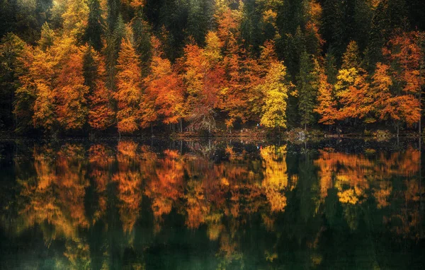 Fusine Seen Einem Ruhigen Herbsttag — Stockfoto