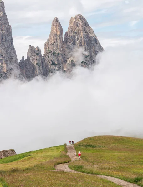 Misty Dag Dolomiterna Bergen Italien Molnig Dag — Stockfoto