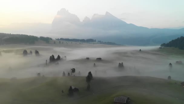 Luftbild Des Sonnenaufgangs Den Dolomiten — Stockvideo