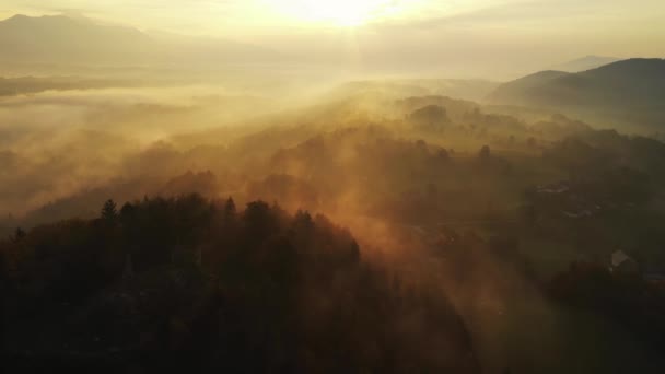 Niebla Rodando Sobre Las Colinas Hermoso Amanecer — Vídeos de Stock