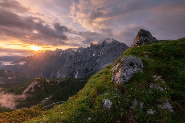 Nascer Sol Nas Montanhas Uma Manhã Temperamental Julian Alps — Fotografia de Stock