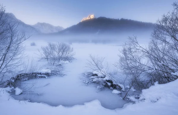 Lago Congelado Las Montañas Amanecer — Foto de Stock