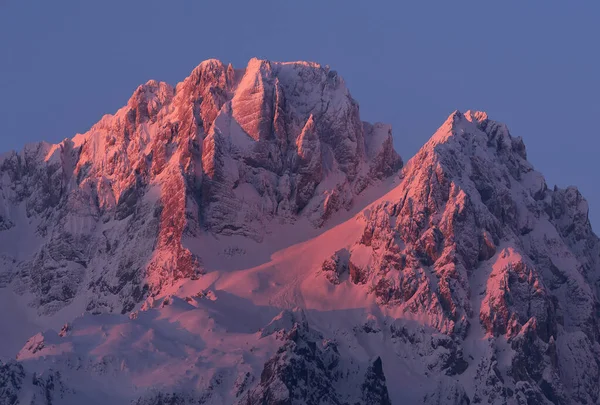 Majestuosos Picos Montaña Sol Mañana —  Fotos de Stock