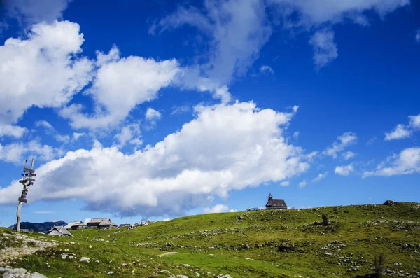 Vendégházak Velika Planina Fennsíkon Szlovéniában Gyönyörű Hegyi Táj Egy Életstílus — Stock Fotó