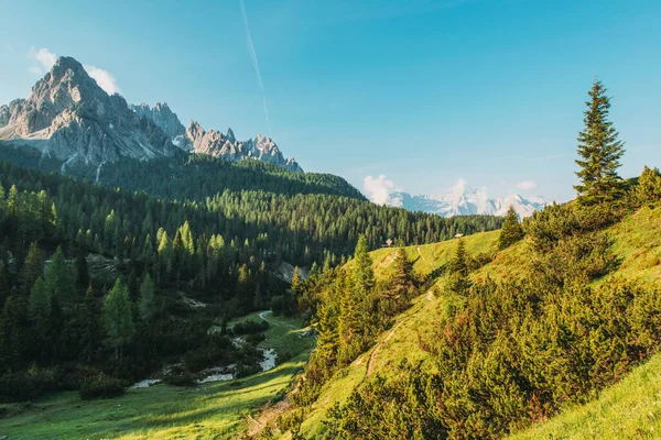 Úžasná Scenérie Časného Rána Pohoří Dolomit Vysokými Alpskými Štíty — Stock fotografie