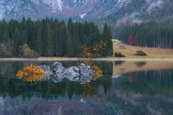 Schöne Szene Lago Fusine Herbstkulisse Fusinensee Norditalien Den Alpen — Stockfoto