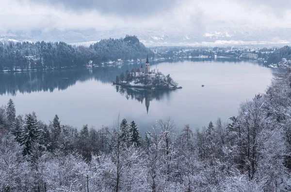 Bir kış günü Kan Gölü