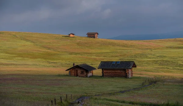 Seiser Alm Într Dimineață Dramatică Sumbră — Fotografie, imagine de stoc