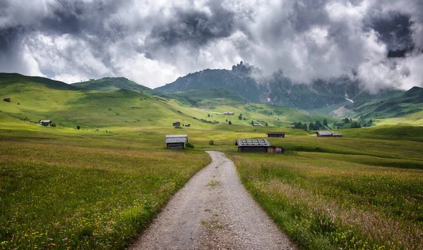 Vakantiehuisjes Landschap Bij Seiser Alm Dolomieten — Stockfoto