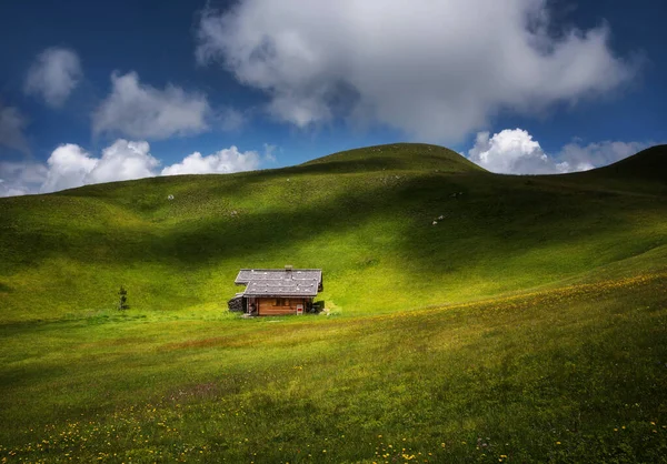 Vakantiehuisjes Landschap Bij Seiser Alm Dolomieten — Stockfoto