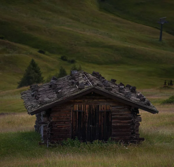 Vakantiehuisjes Alpe Siusi Bij Zonsopgang Dolomieten — Stockfoto
