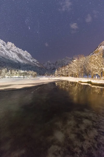 Jasna Gölü Kış Gecesinde — Stok fotoğraf