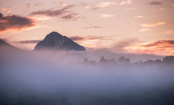 Dramatische Zonsopgang Het Platteland Het Voorjaar — Stockfoto