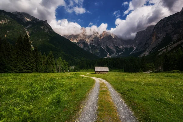 Cottage Krnica Valley Julian Alps Mountains Background — Stock Photo, Image