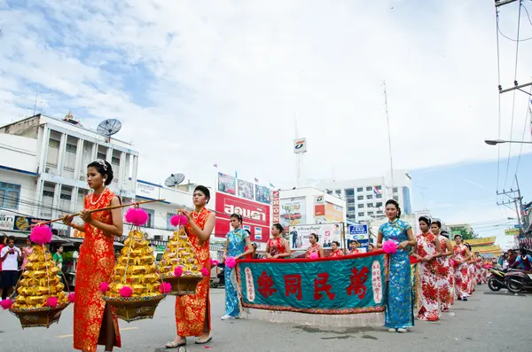 Thai Chinese Monks parade. — Stock Photo, Image