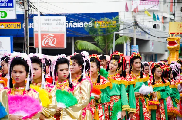 Thai Chinese Monks parade. — Stock Photo, Image