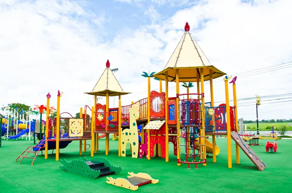 Parque infantil colorido — Fotografia de Stock