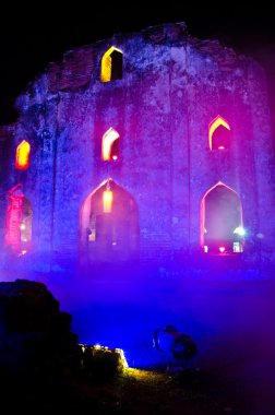 Geceleri ışıklı kalır