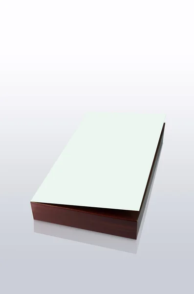 Caja marrón y con tapa blanca . —  Fotos de Stock