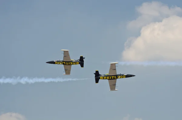 Breitling jet team pod królewskie niebo — Zdjęcie stockowe