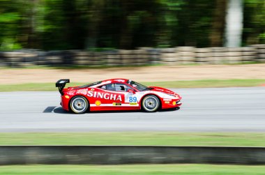 ferrari 458 Italia meydan araba