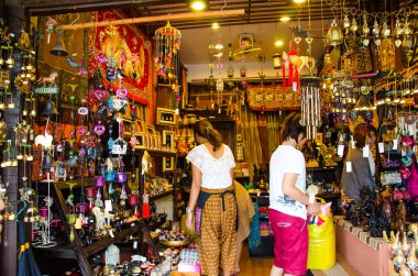 Ayothaya yüzen çarşı