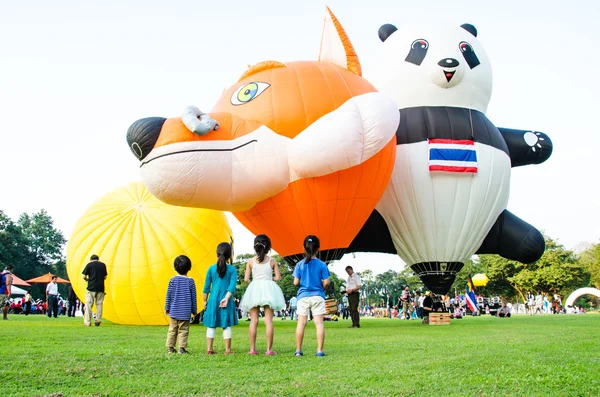 Thailand internationale ballonfestival 2013Tajlandia balon Międzynarodowy Festiwal 2013 — Stockfoto